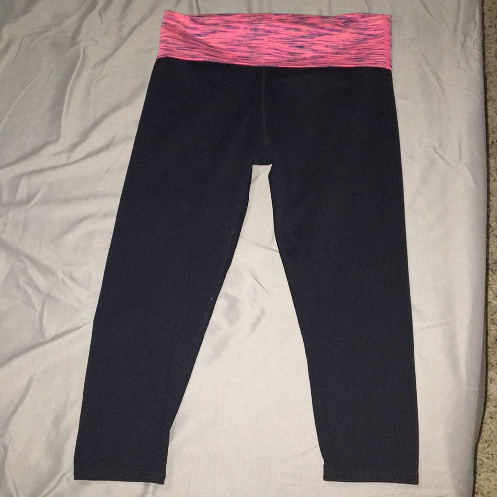 Fabletics black cropped leggings